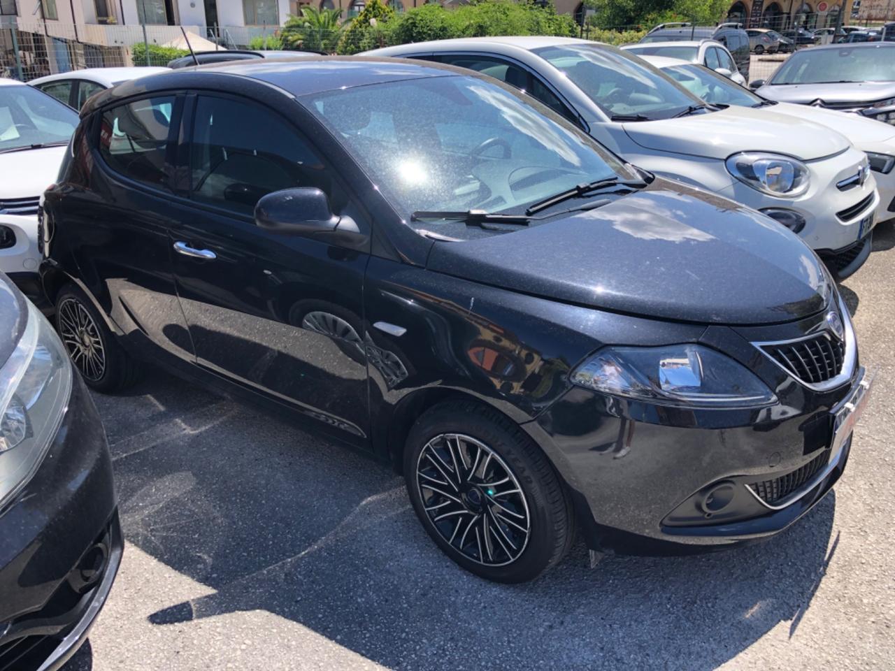 Lancia Ypsilon 1.0 FireFly 5 porte S&S Hybrid Gold