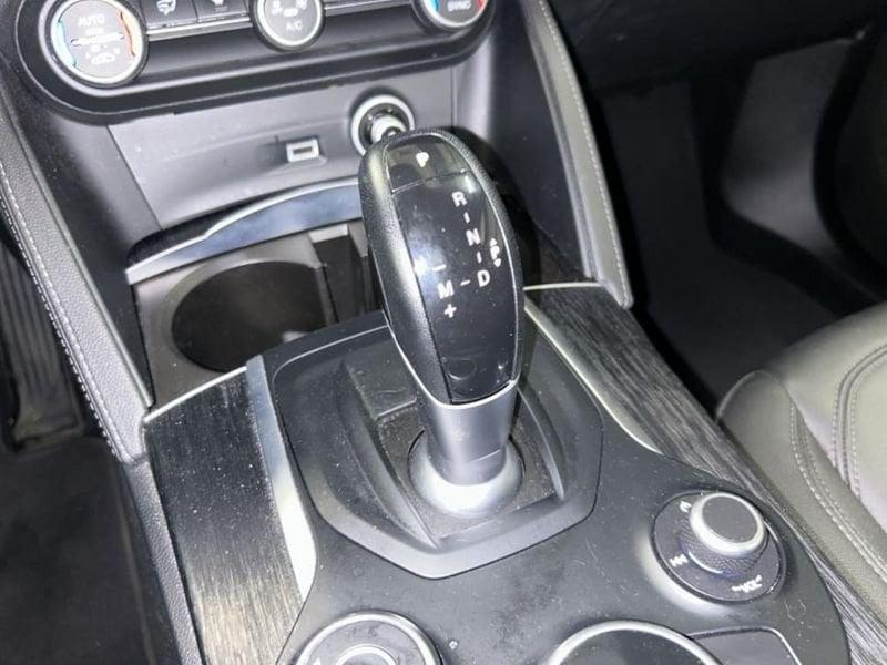 Alfa Romeo Stelvio 2.2 T BUSINESS Q4 210CV AUTO MY19