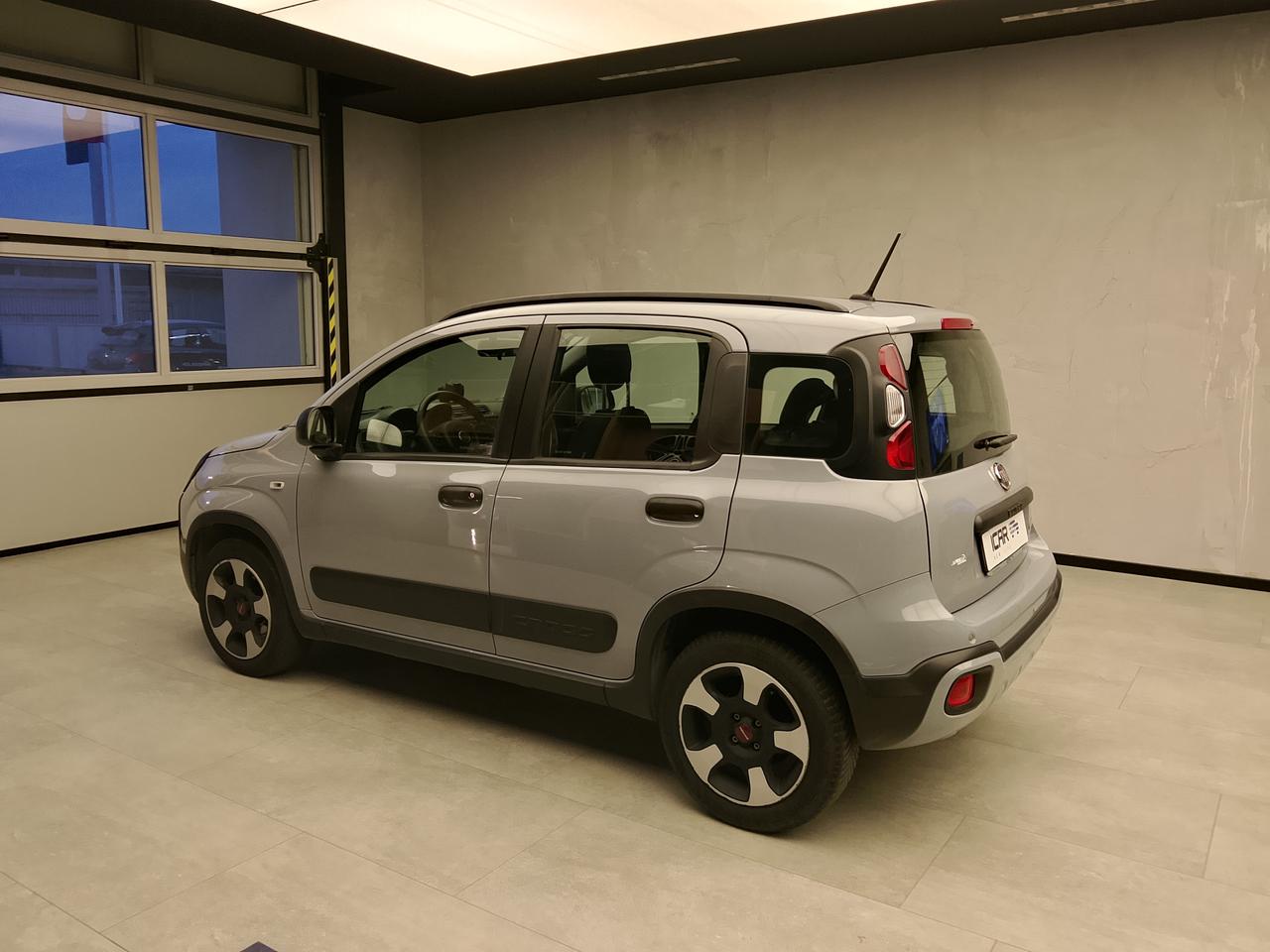 FIAT Panda III - Panda 1.0 firefly hybrid City Cross s&s 70cv 5p.
