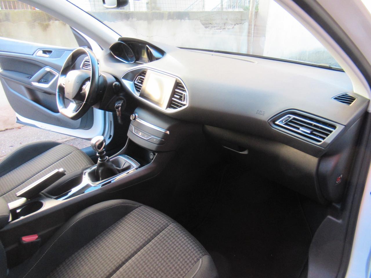 Peugeot 308 BlueHDi 130 S&S Business