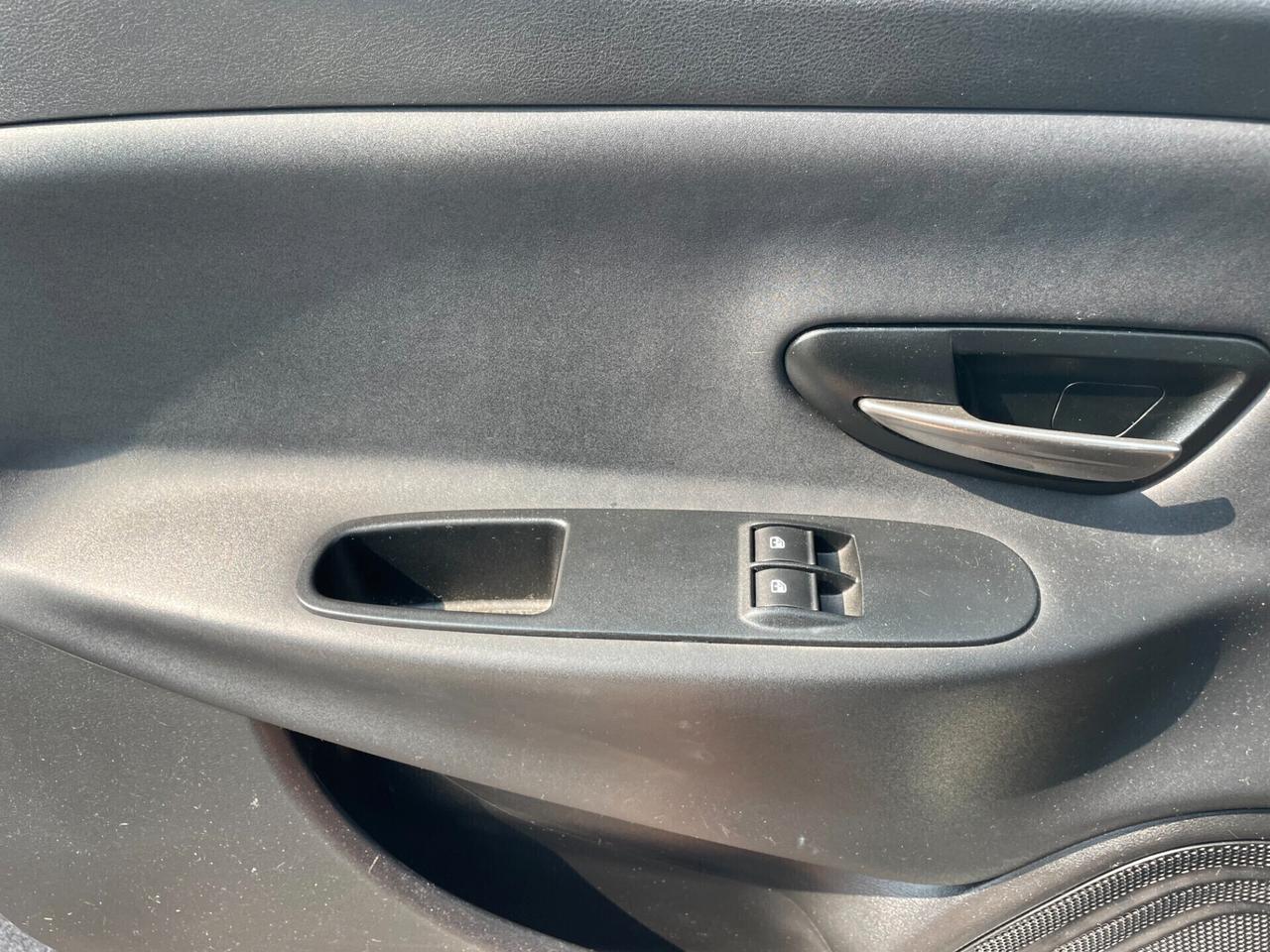 Lancia Ypsilon 1.2 69 CV 5 porte GPL Ecochic Elefantino