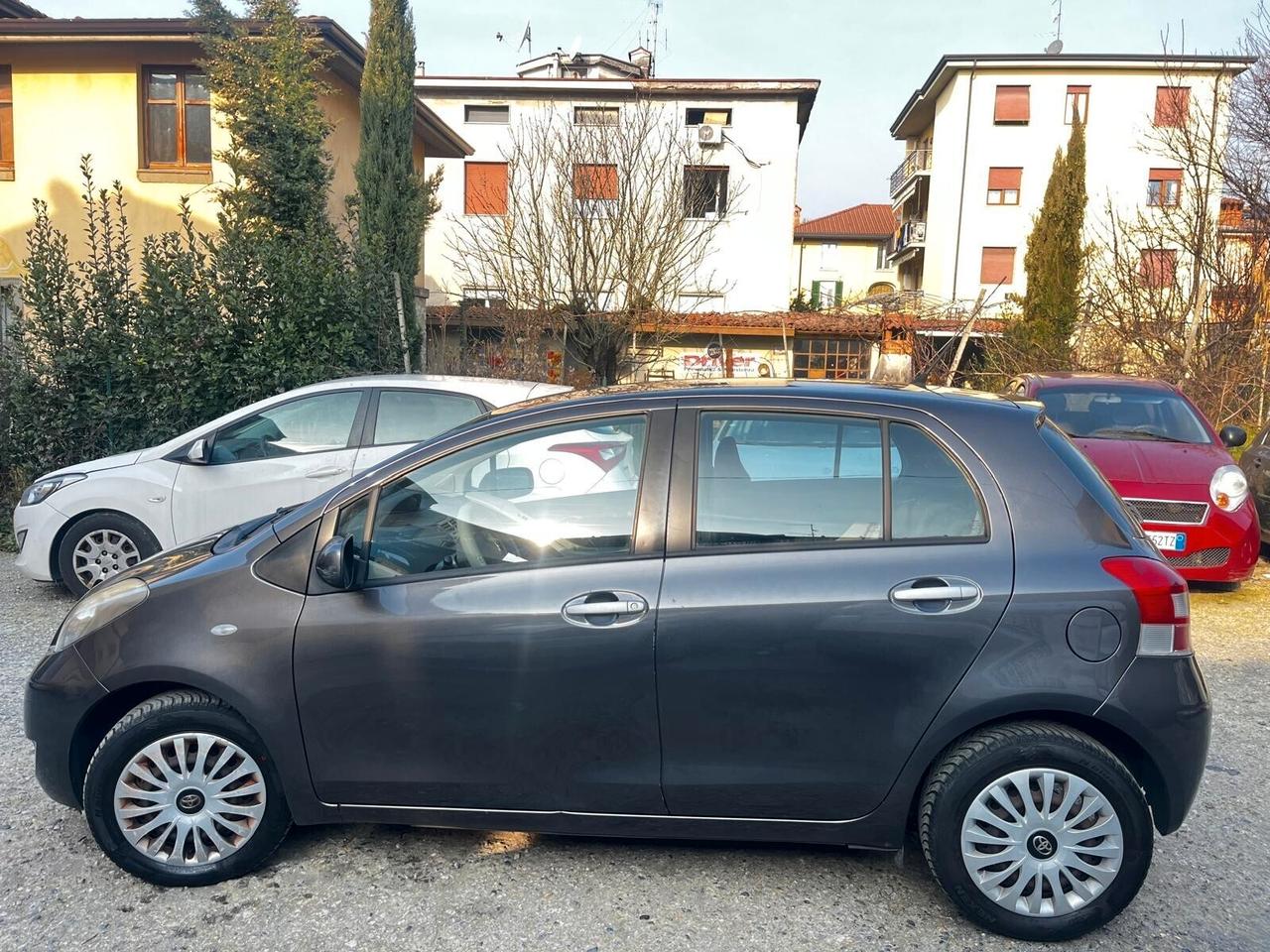 Toyota Yaris 1.3 5 porte Sol
