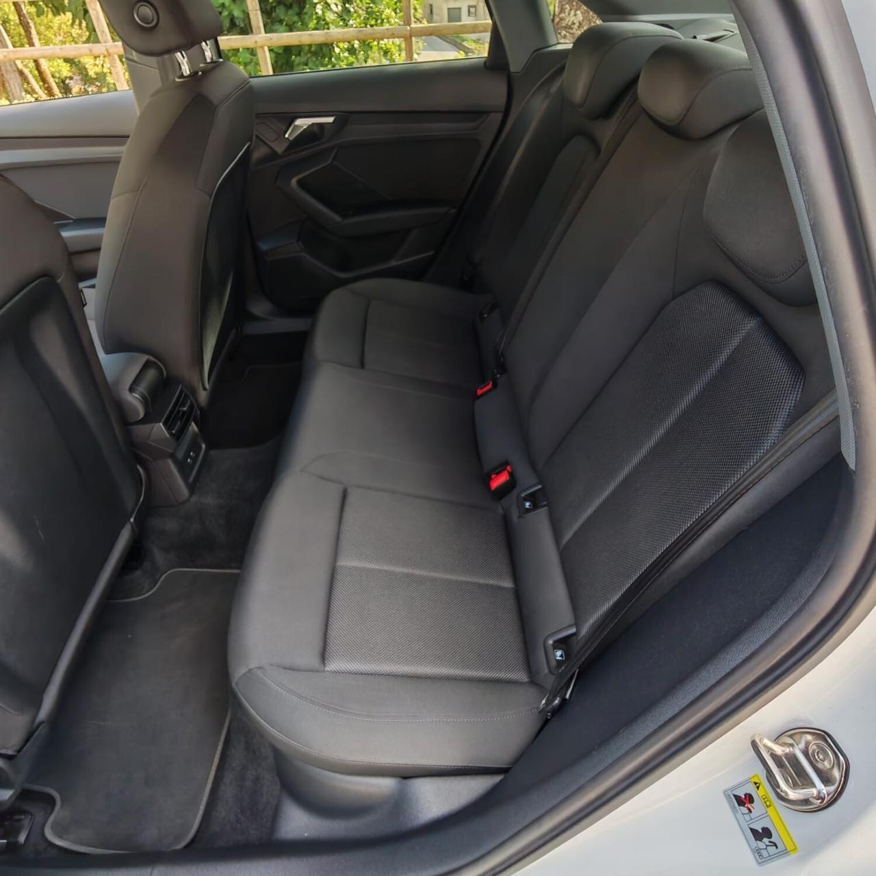 Audi A3 Sedan 40 TDI quattro S tronic Business Advanced