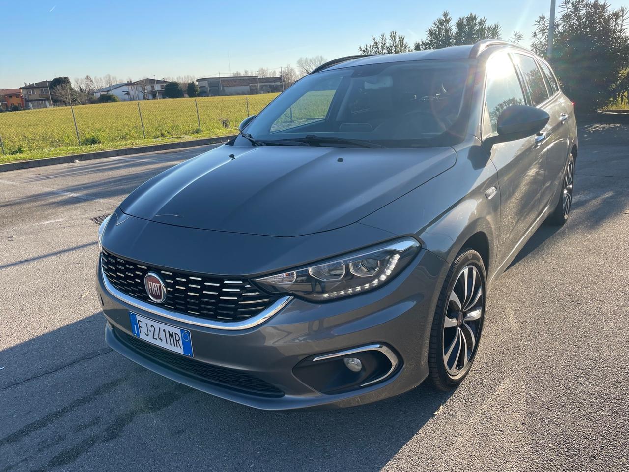 Fiat Tipo 1.6 Mjt anno 2017 navi pronta al uso