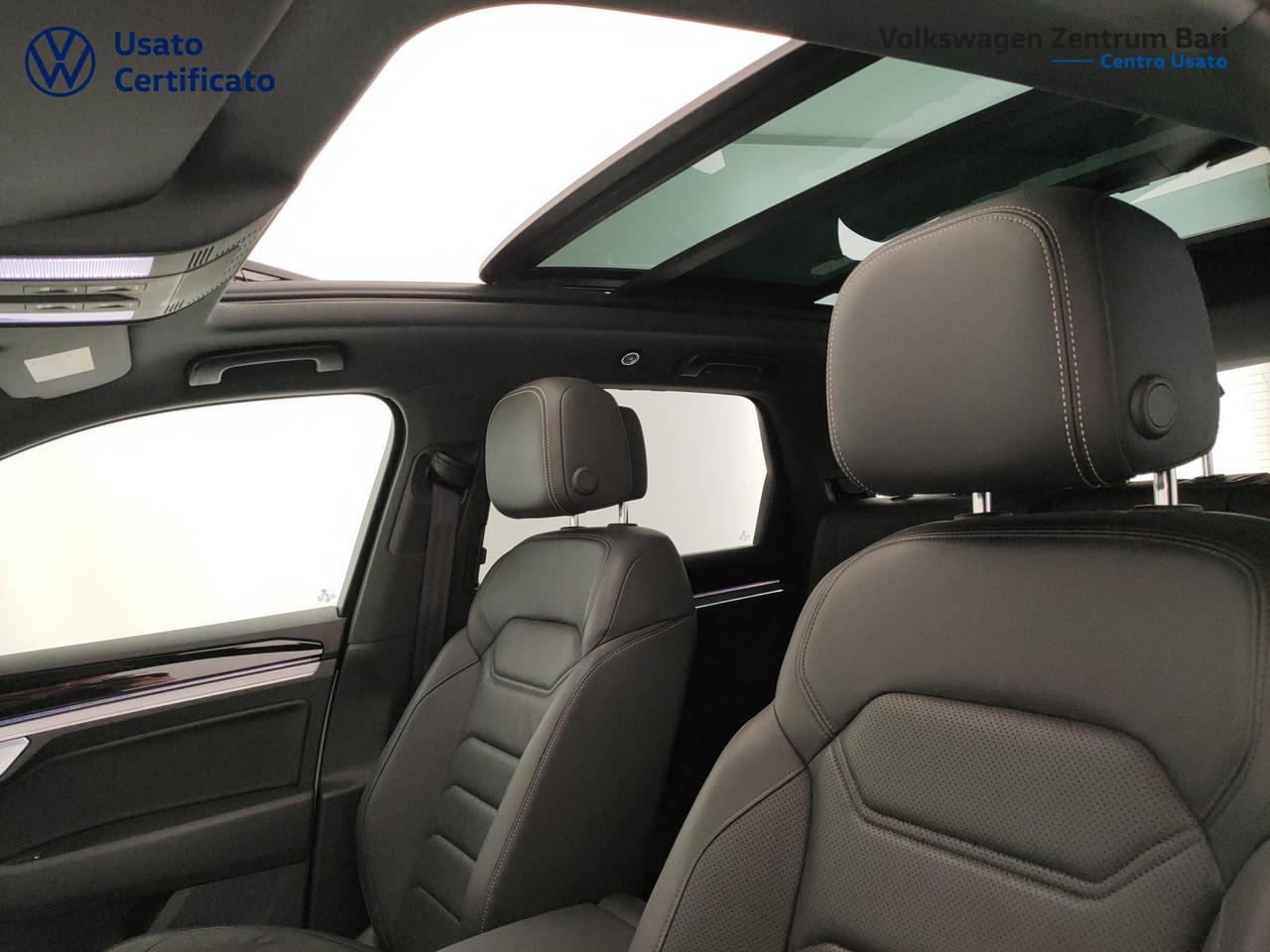 Volkswagen Touareg 3.0 v6 tdi elegance r-line exterior pack 231cv tiptronic