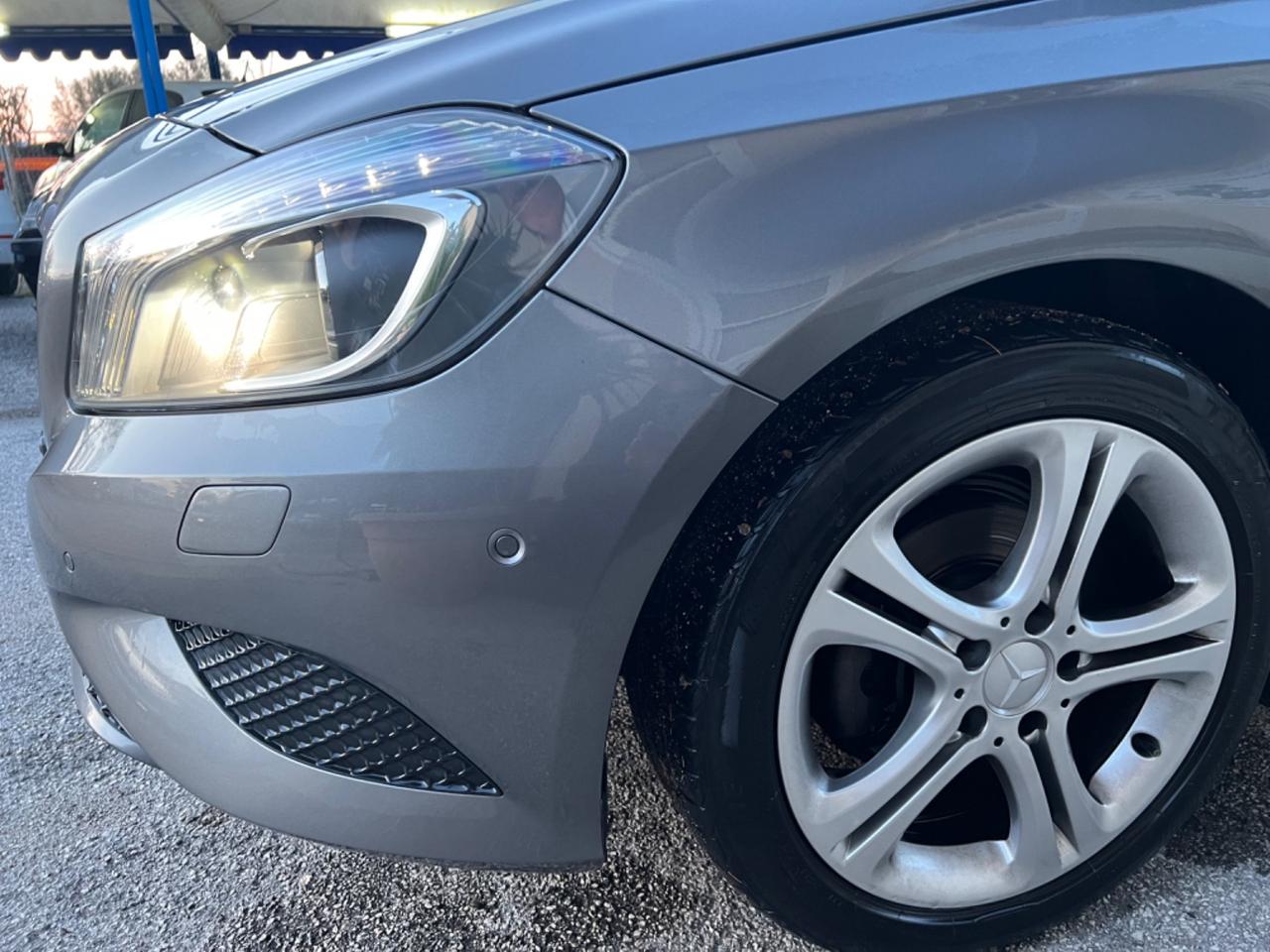 Mercedes-benz A 180cdi BlueEFFICIENCY Sport - xeno LED- Sedili Sport - scarichi - retrocamera - park assist - Navi - BT