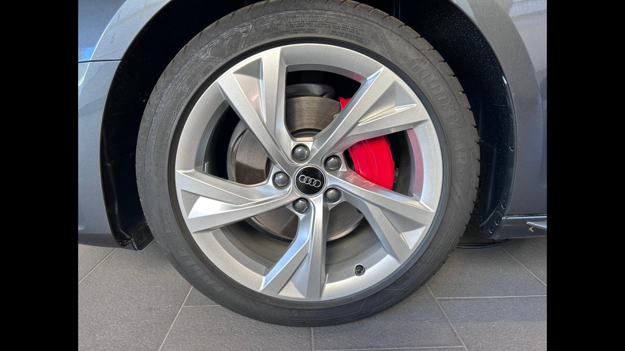 Audi A4 SEDAN 40 TDI S TRONIC