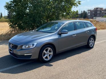 Volvo V60 D2 Geartronic Momentum