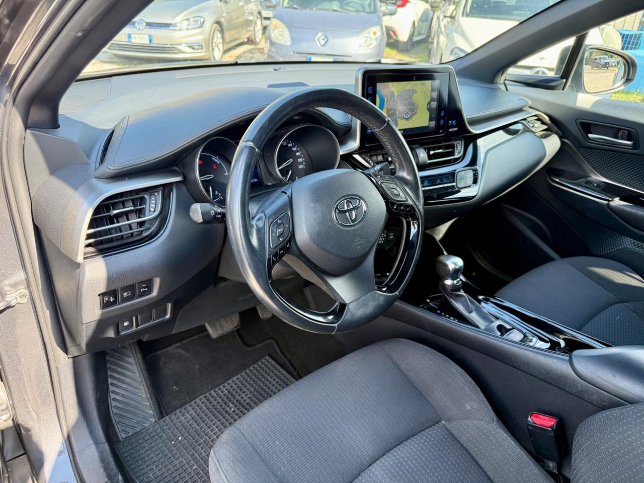 Toyota C-HR 1.8 Hybrid E-CVT Trend