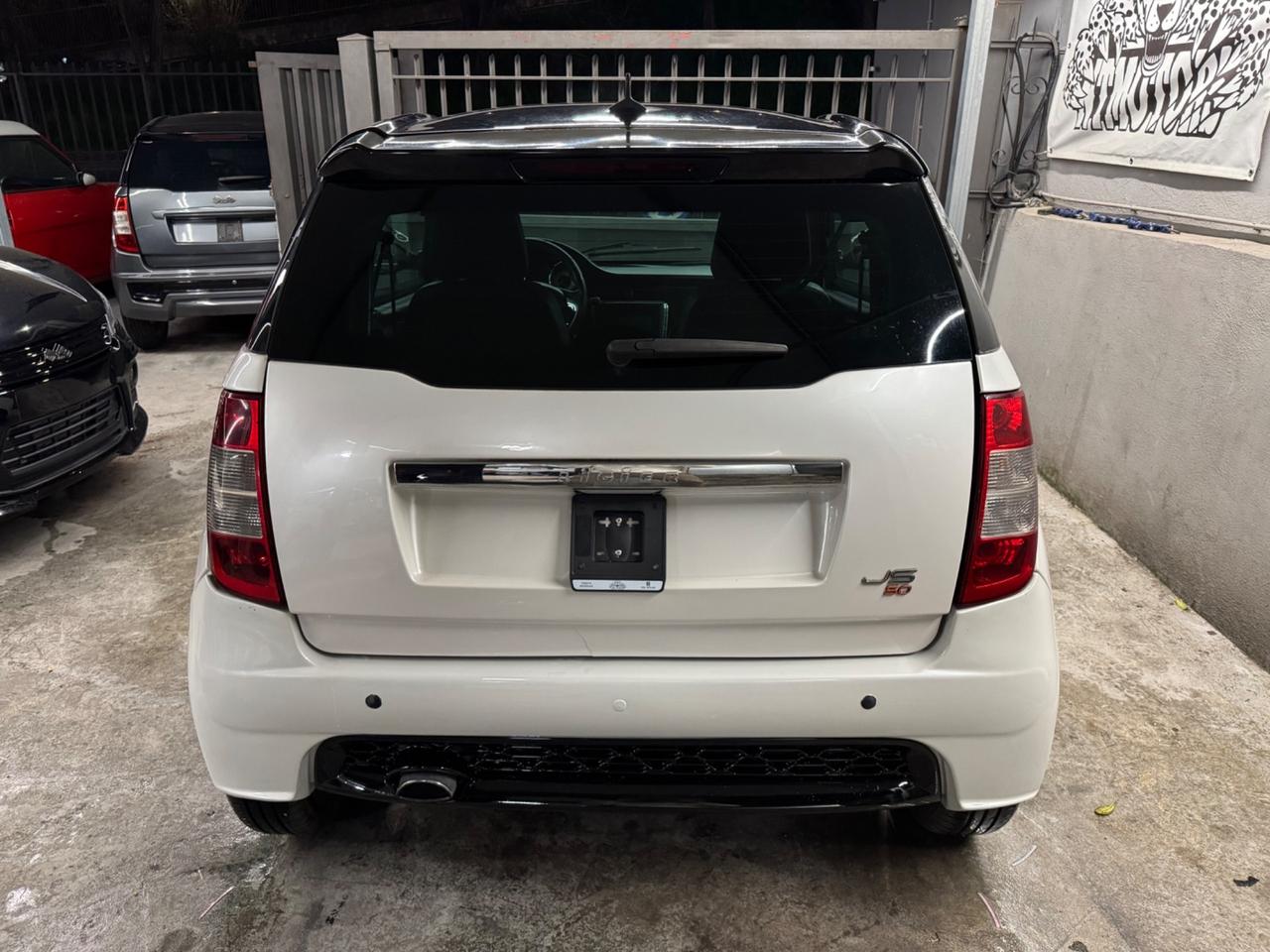 Ligier JS50 Bianco Perla Permute e trasporto