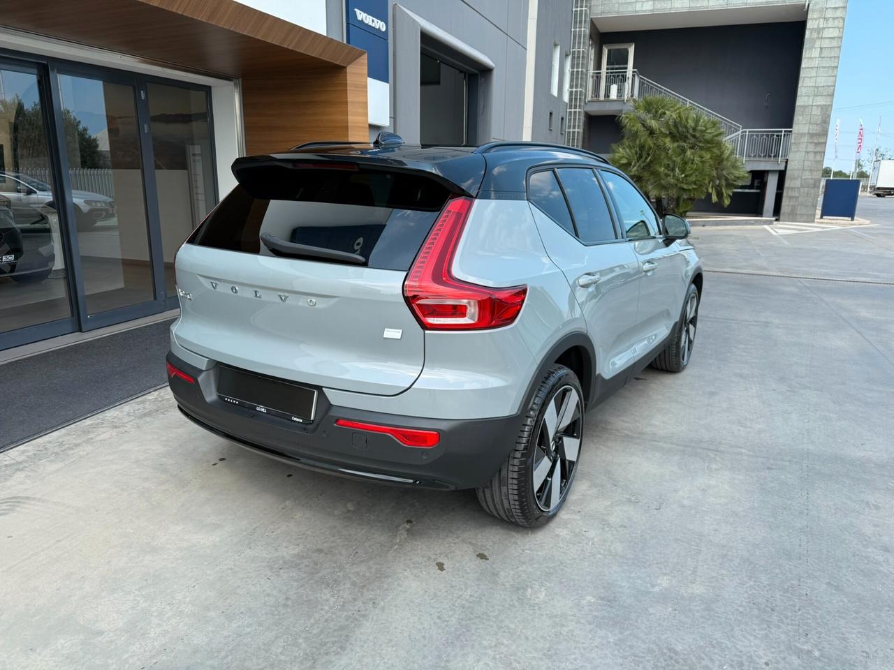 Volvo EX40 Single Motor Extended Range RWD Plus