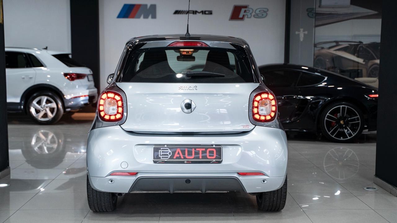 Smart ForFour 0.9 90CV SUPERPASSION TWINAMIC 16" NAVI LED FULL O