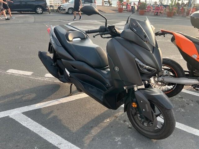 Yamaha X-Max 125 ABS Business MAT DARK GRAY METALLIC