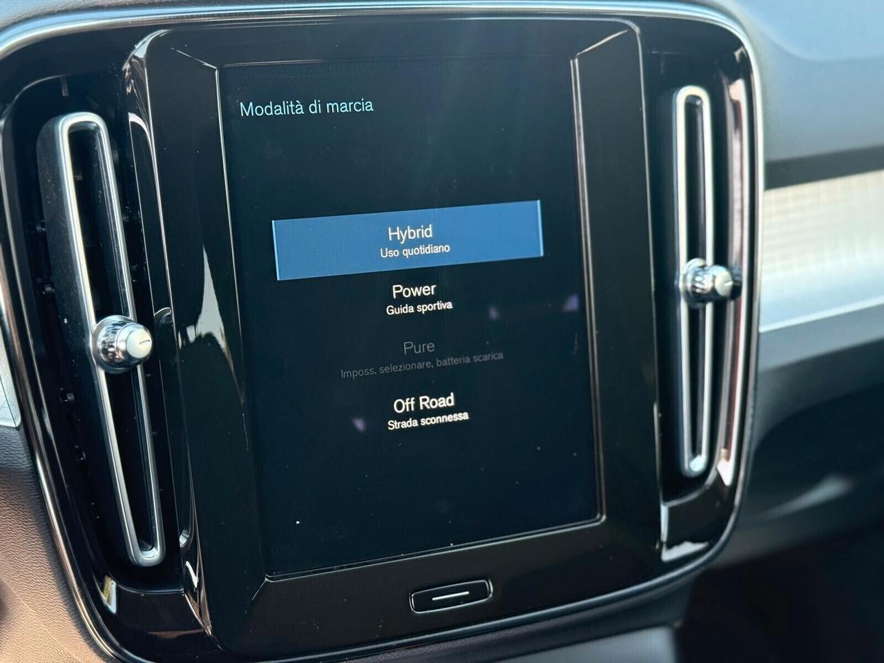 Volvo XC40 T4 Recharge Plug-in Hybrid 211cv Inscription Expression