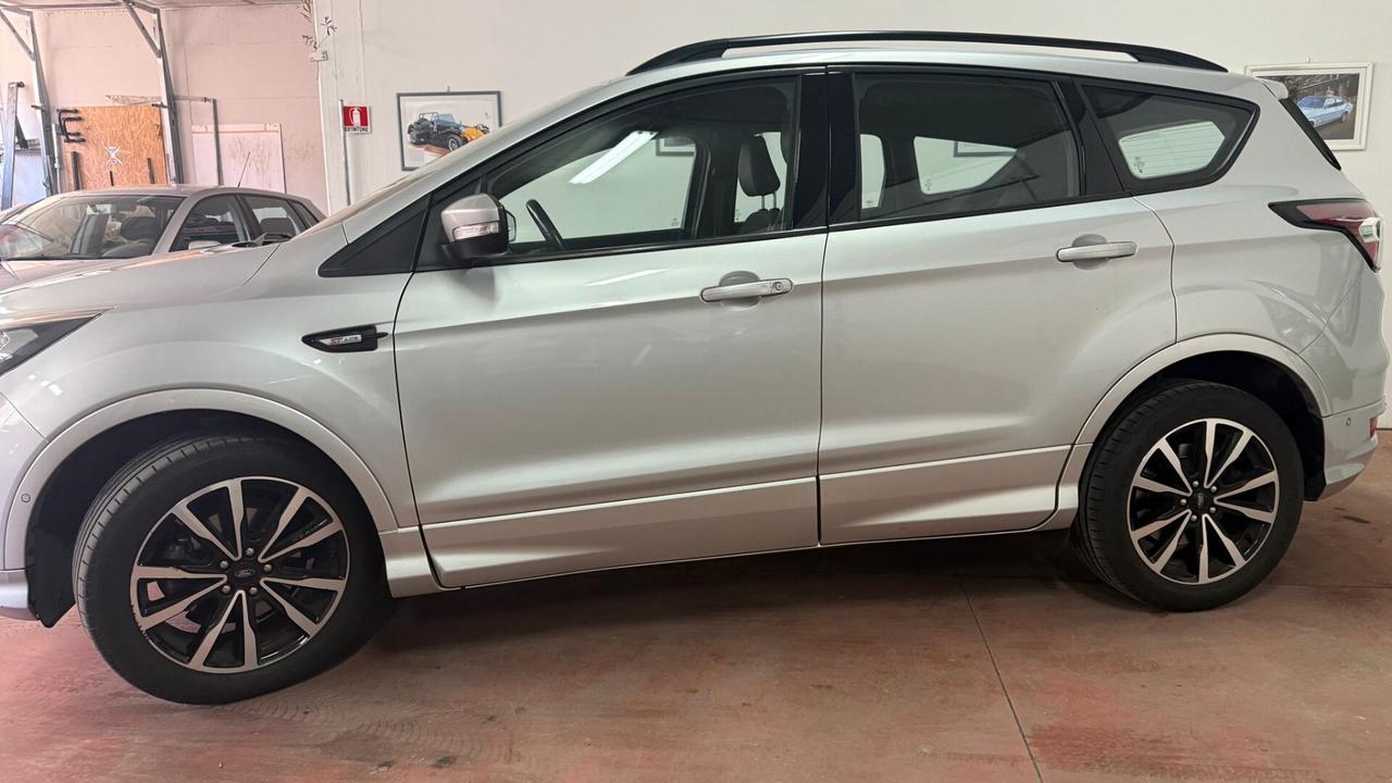 Ford Kuga 1.5 TDCI 120 CV S&S 2WD ST-Line