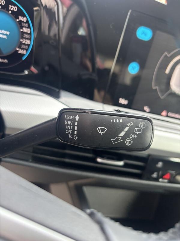 Volkswagen Golf 1.0 tsi evo Life 110cv