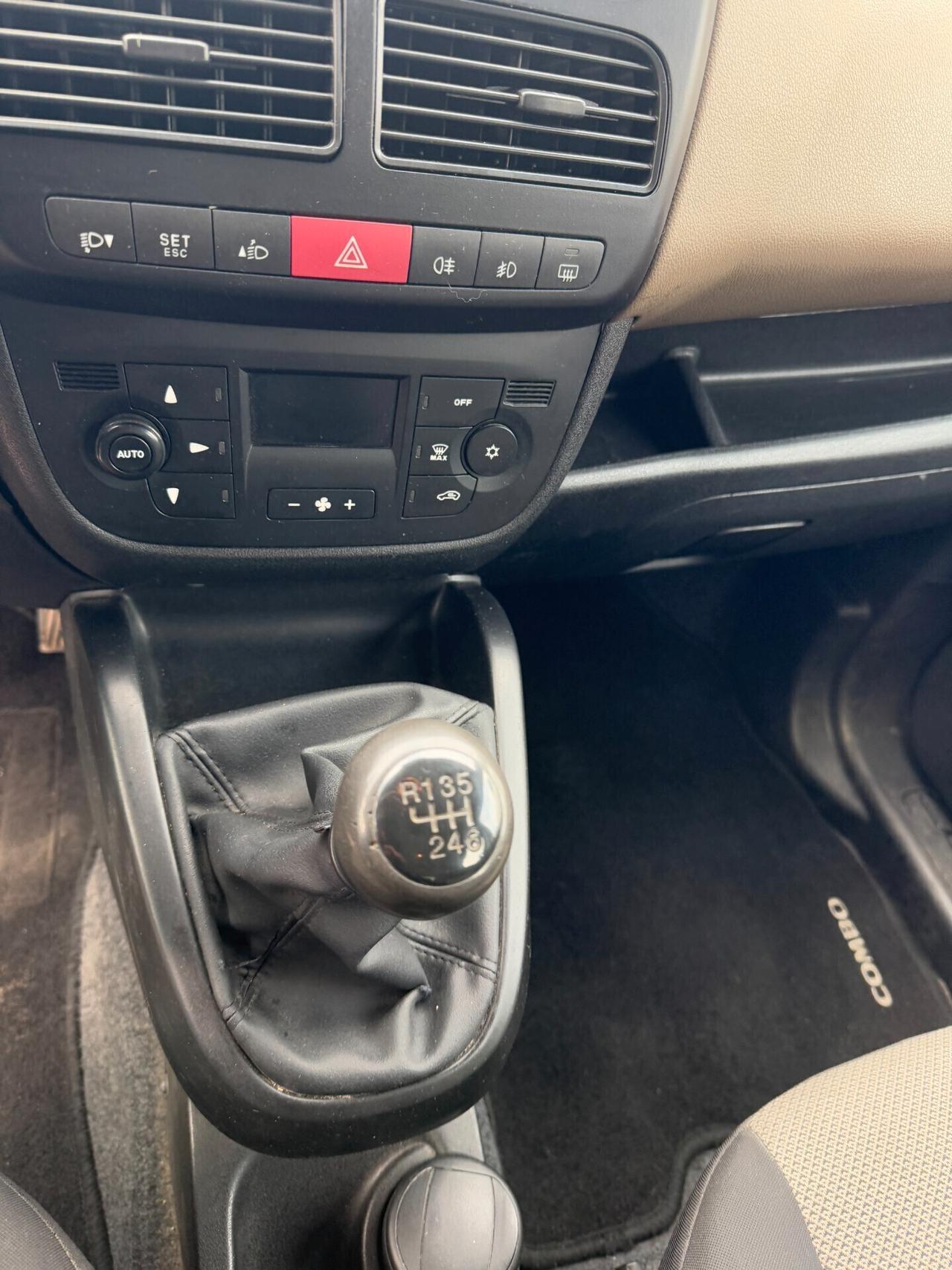 Opel Combo 1.6CDTI/7 POSTI/2012