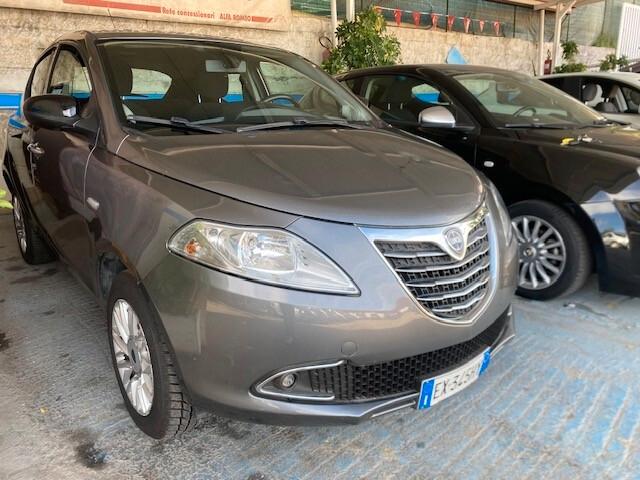 Lancia Ypsilon 0.9 TwinAir 85 CV 5 porte Metano Ecochic Gold