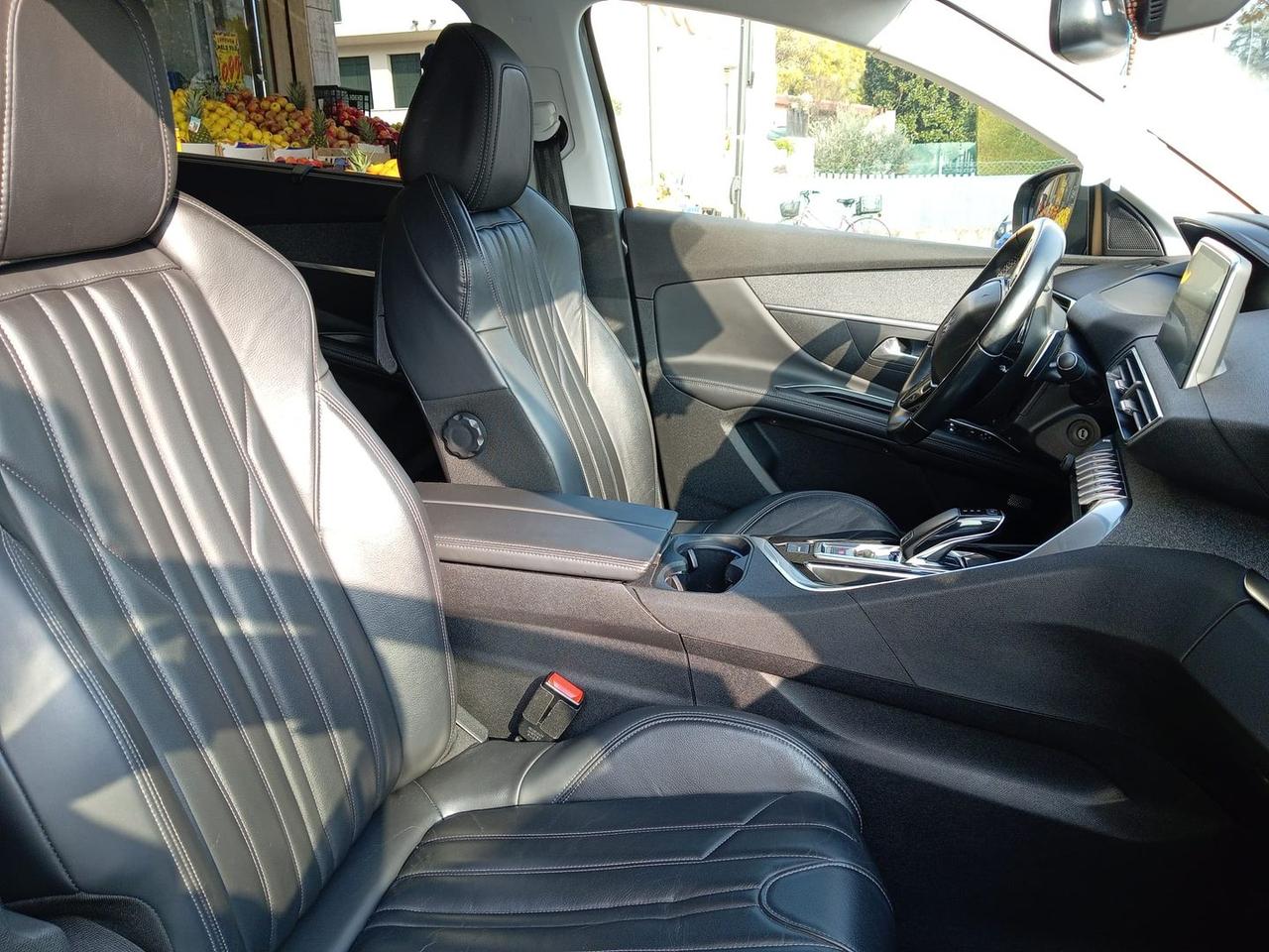 Peugeot 5008 Allure 1.6 Blue HDI 115 #7829