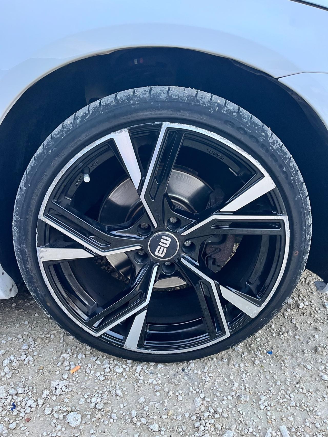 Volkswagen Scirocco 2.0 turbo benzina 200 cv Automatica