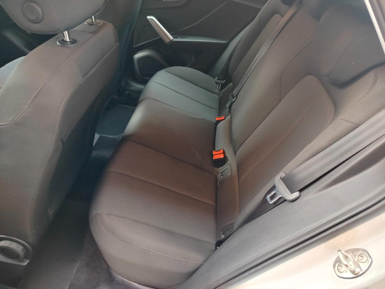 Audi Q2 35 TDI S tronic Business