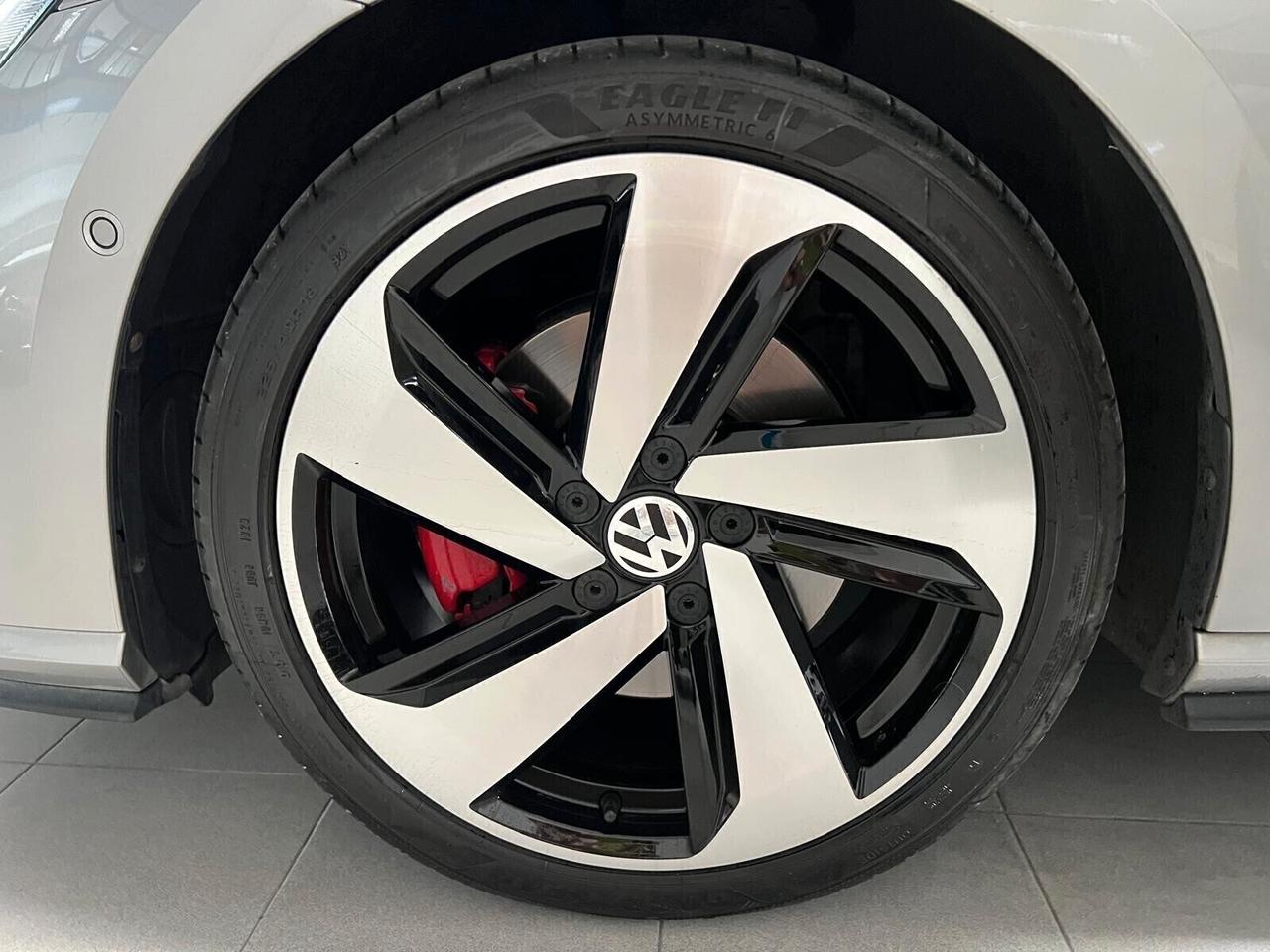 Volkswagen Golf GTI Performance 2.0 TSI 230CV