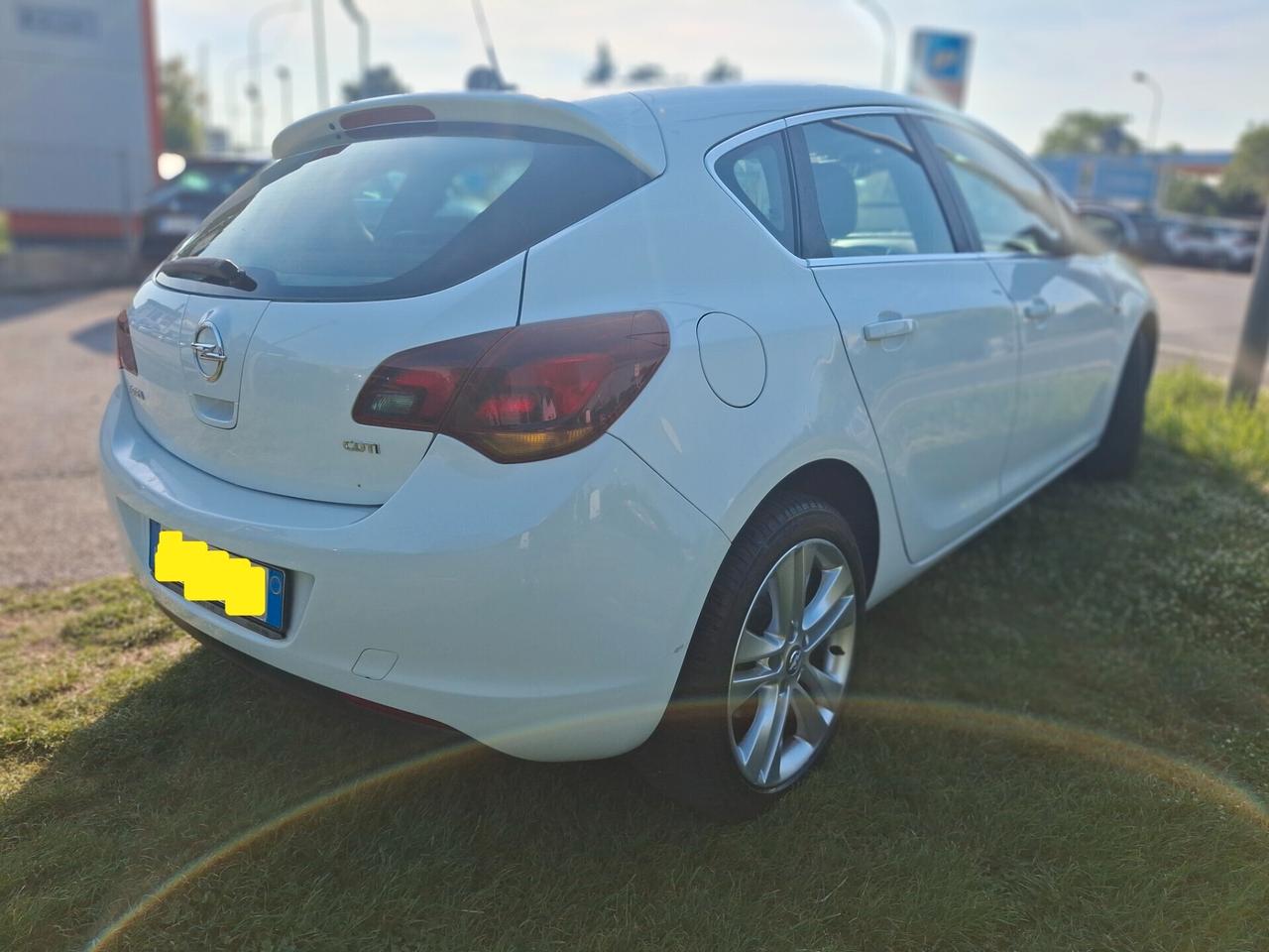 Opel Astra 1.7 CDTI 110CV 5 porte Cosmo, BERLINA