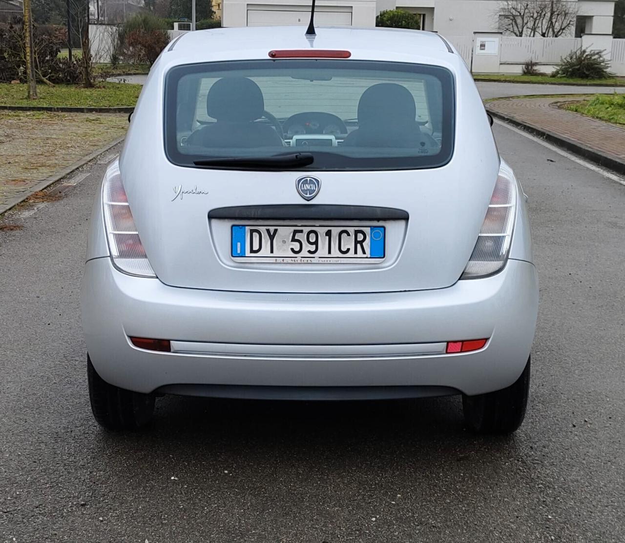 Lancia Ypsilon 1.4 Argento Ecochic GPL