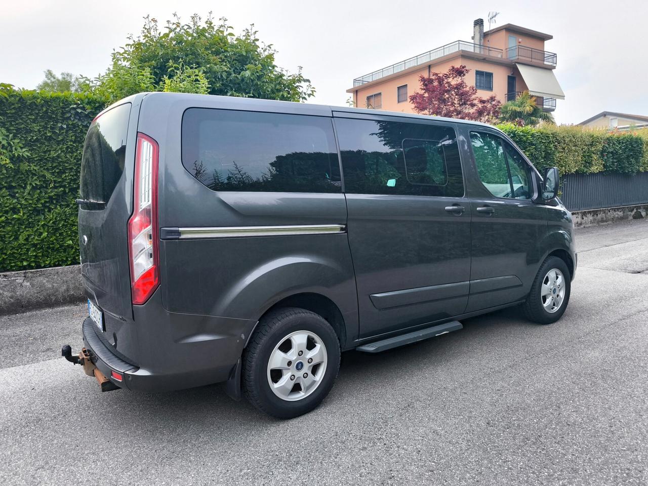 FORD TOURNEO CUSTOM – TITANIUM-2016- EURO 6-GANCIO TRAINO