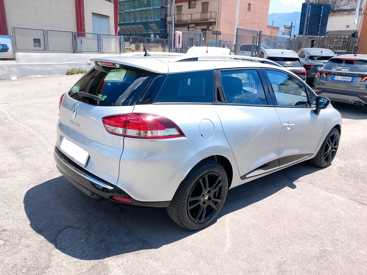 Renault Clio Sporter 1.5 dCi 8V 75CV Costume National