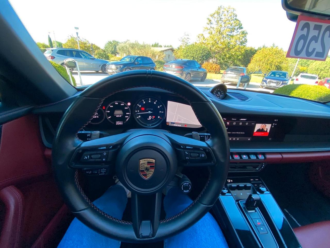 Porsche 911 Carrera 4 GTS Cabriolet