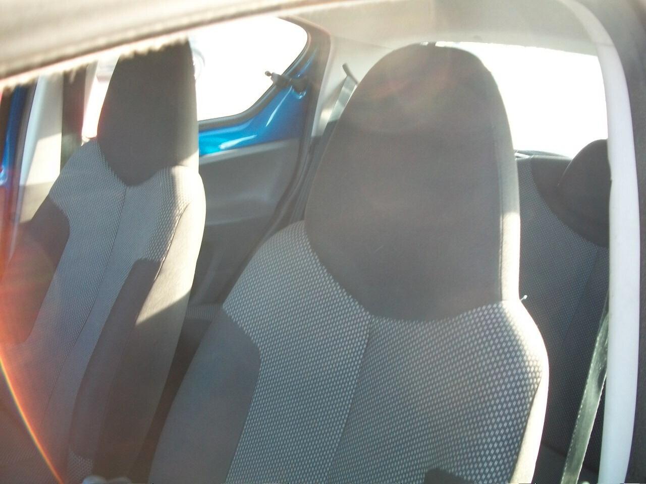 Toyota Aygo 1.0 12V VVT-i 5 porte Sol CC 998 BENZINA SI NUOVI PATENTATI GARANZIA UN ANNO KM 122500 COME NUO