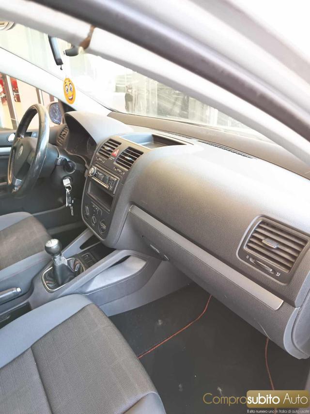 VOLKSWAGEN Golf 1.6 16V FSI 5p. Sportline