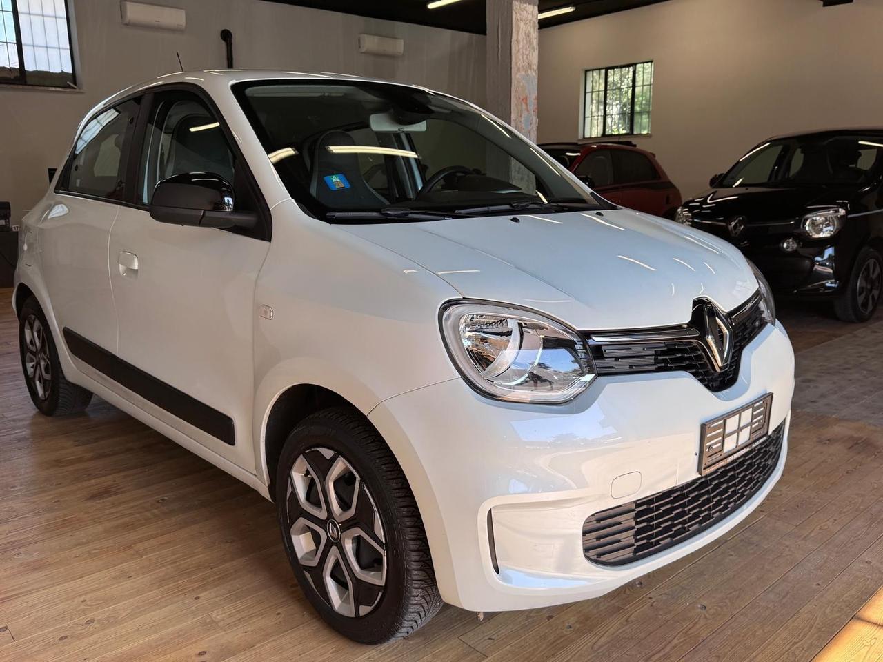 Renault Twingo 1.0 65cv NEOPATENTATI , LED NAVI CLIMA AUTO, UNIPRO