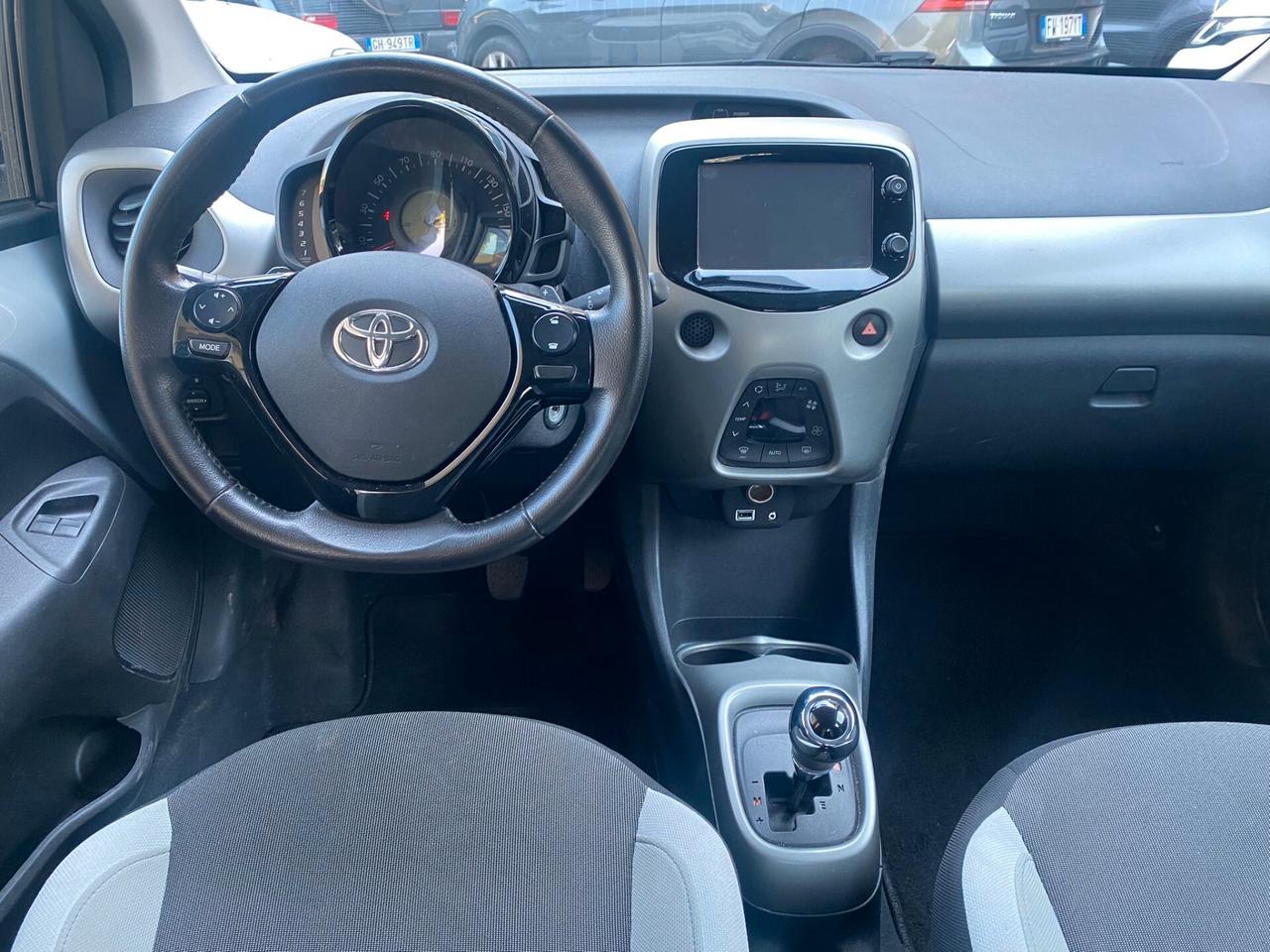 Toyota Aygo 1.0 VVT-i 69 CV 5 porte x-cool TSS MMT