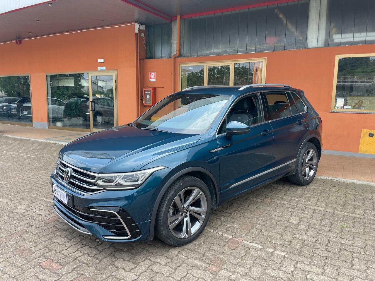 Volkswagen Tiguan 2.0 TDI 150 CV SCR DSG R-Line Telecamera