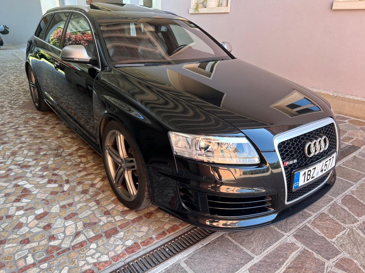 Audi RS6 RS 6 Avant 5.0 V10 quattro tiptronic