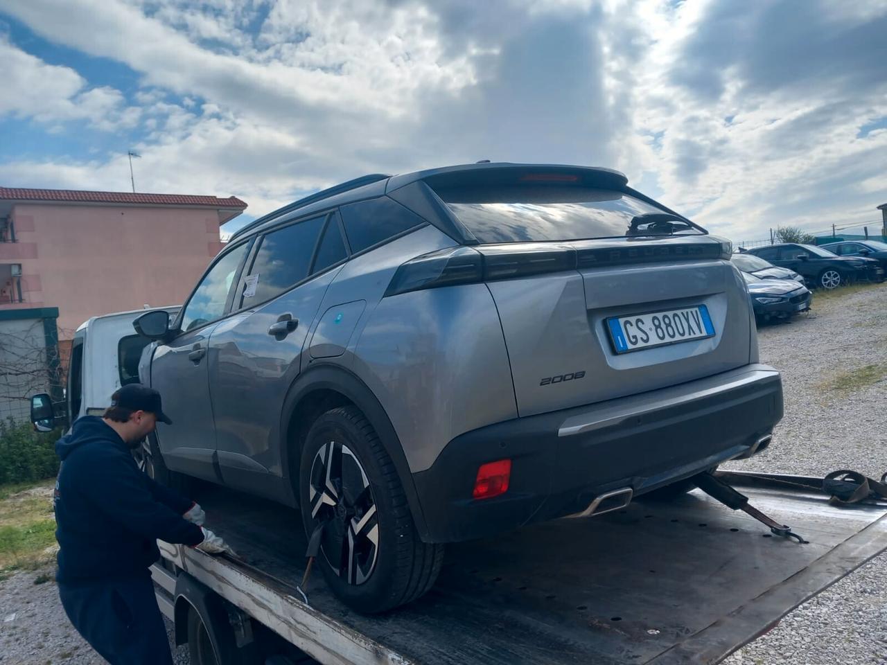 Peugeot 2008 PureTech 100 S&S Active sinistrata
