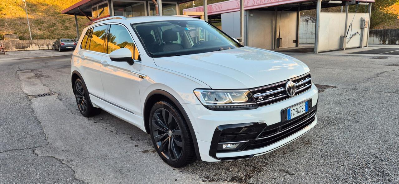 Volkswagen Tiguan 1.5 TSI Sport 130cv R-LINE ADATTA NEOPATENTATI