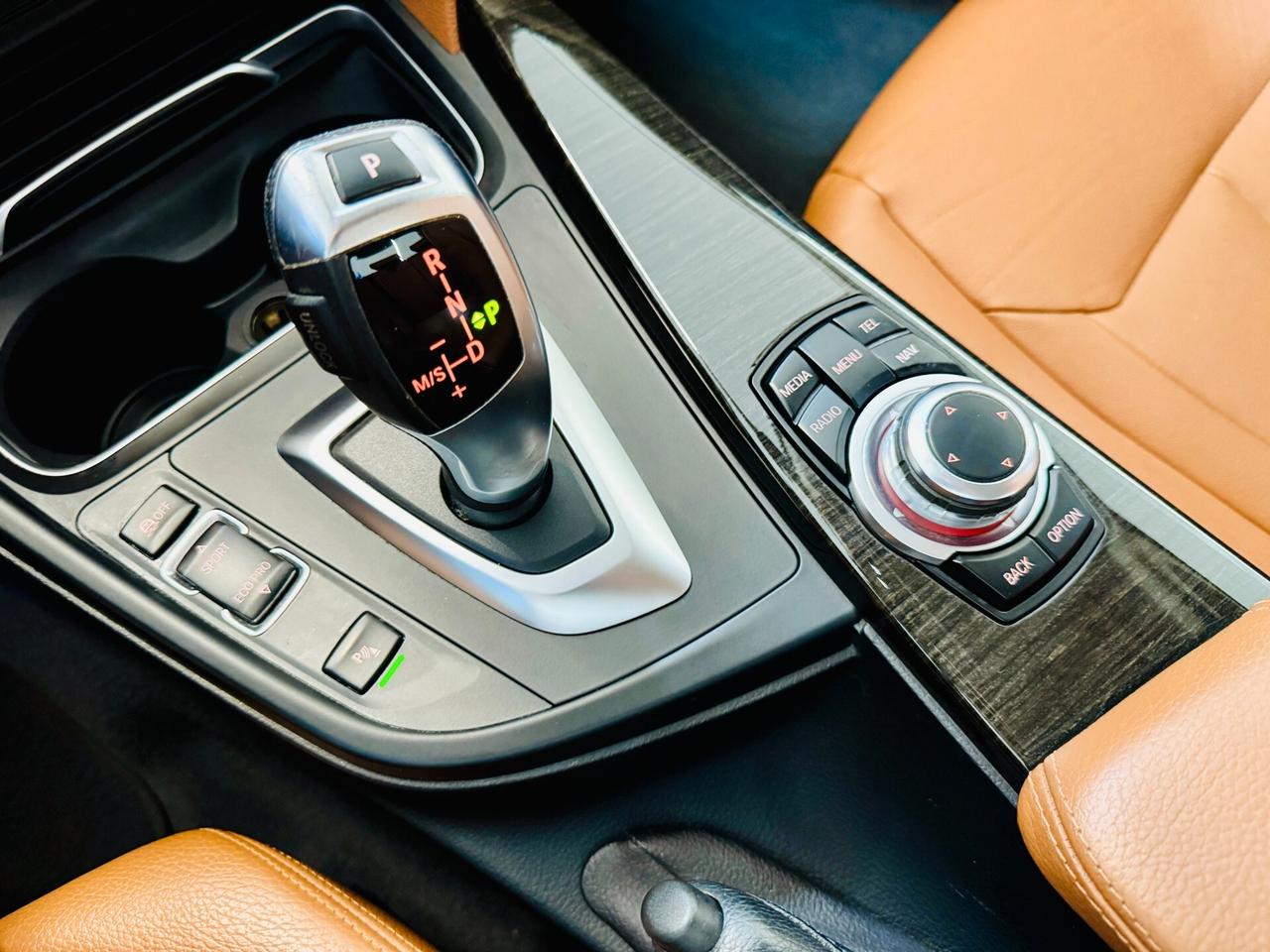 BMW 318d GT Luxury - LED / Navi