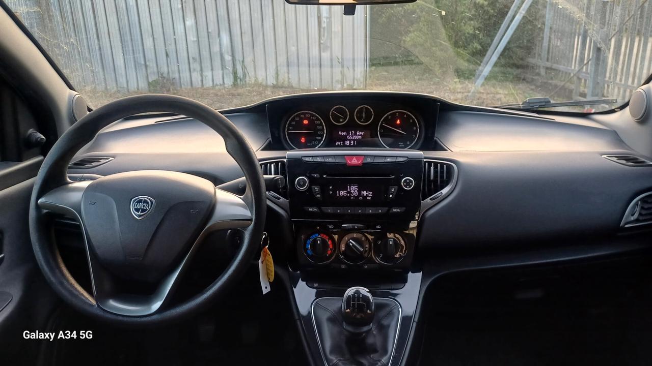 Lancia Ypsilon 1.2 69 CV 5 porte Gold