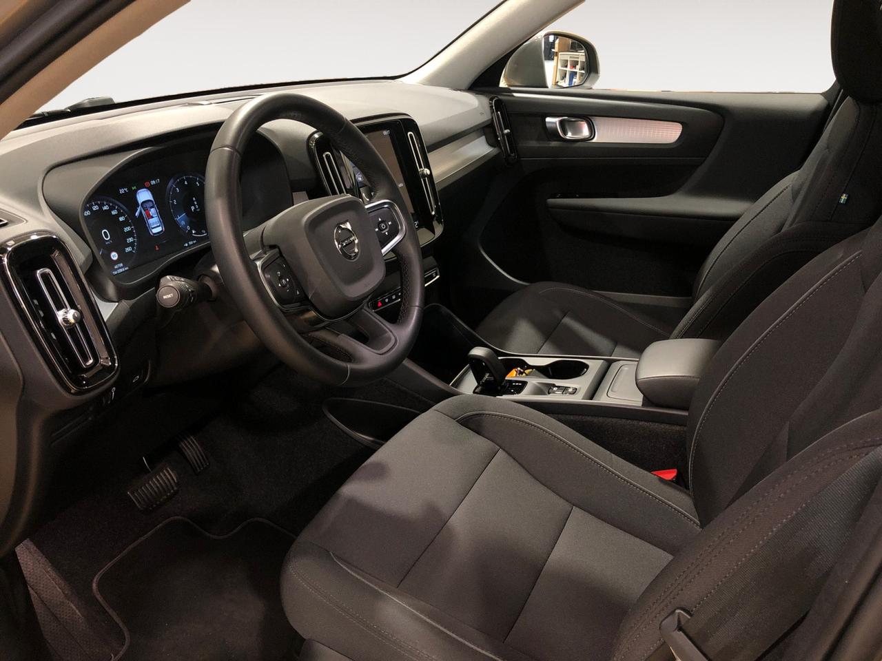 VOLVO XC40 1.5 t2 Momentum auto