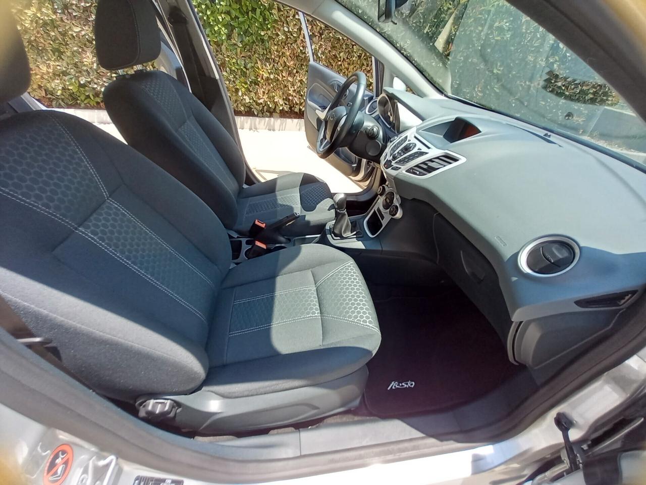 Ford Fiesta 1.4 TDCi 5p. Titanium SOLO 60000 KM