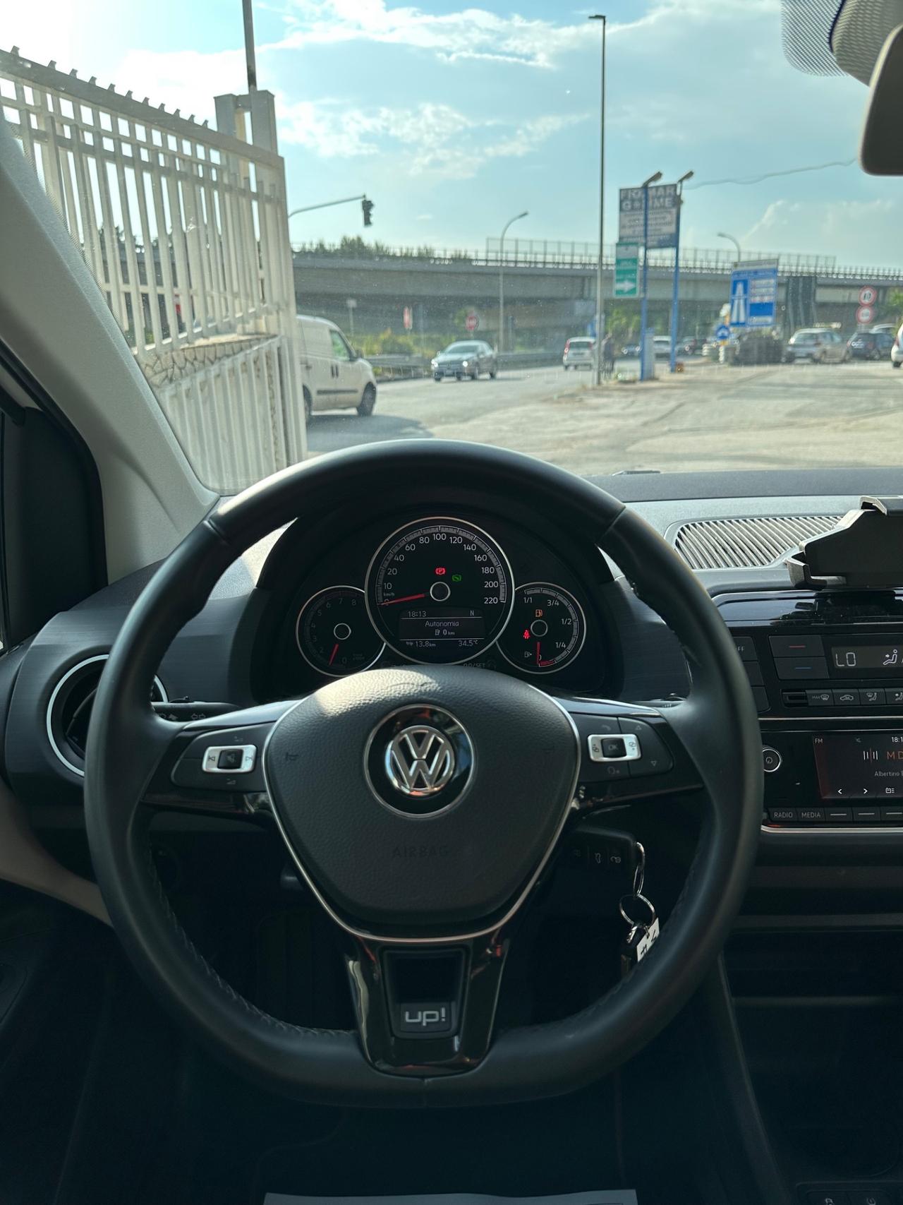 Volkswagen up! 1.0 75 CV 5p. cross up!