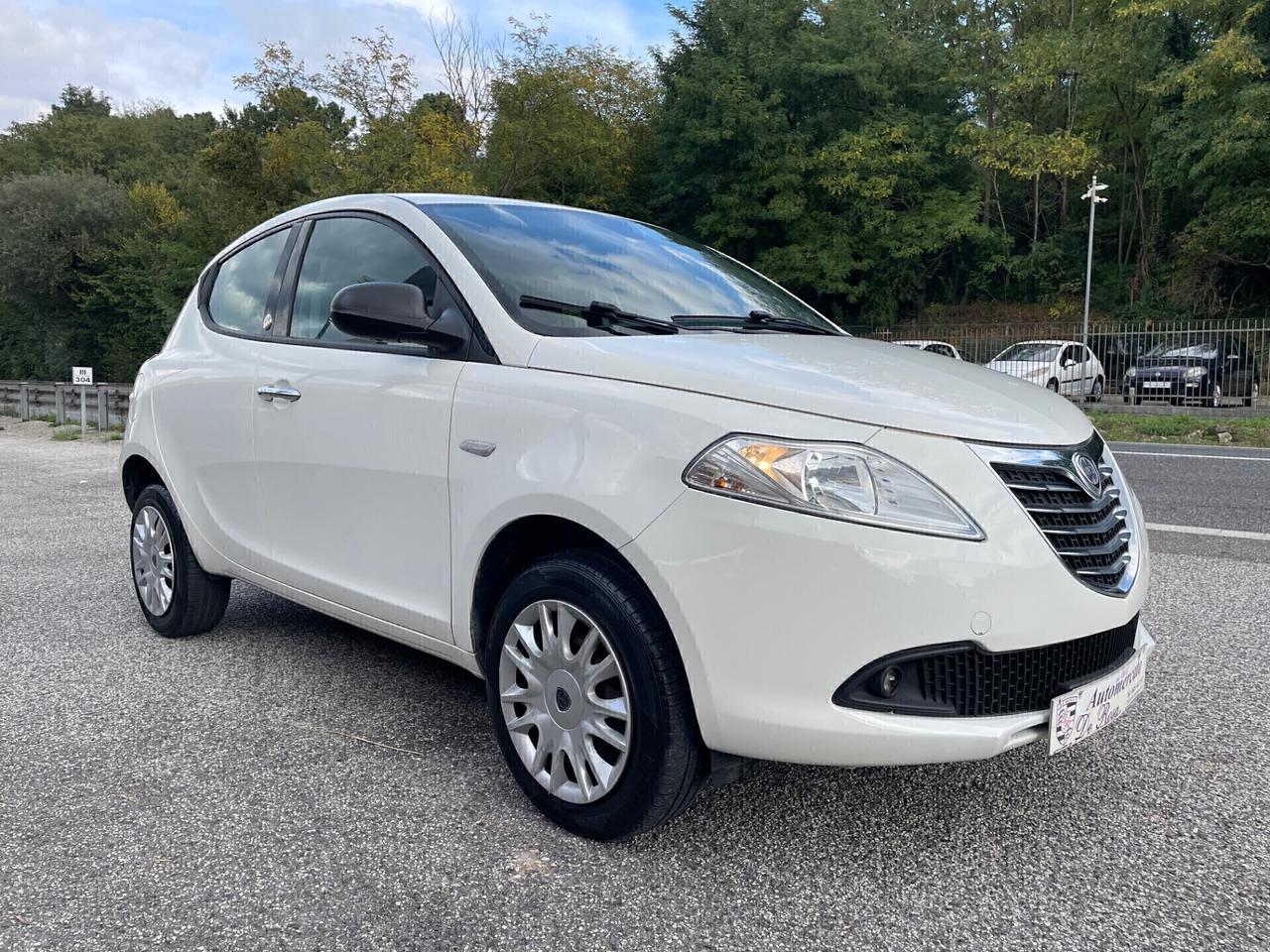 Lancia Ypsilon 0.9 TwinAir 85 CV 5 porte Metano Ecochic Gold