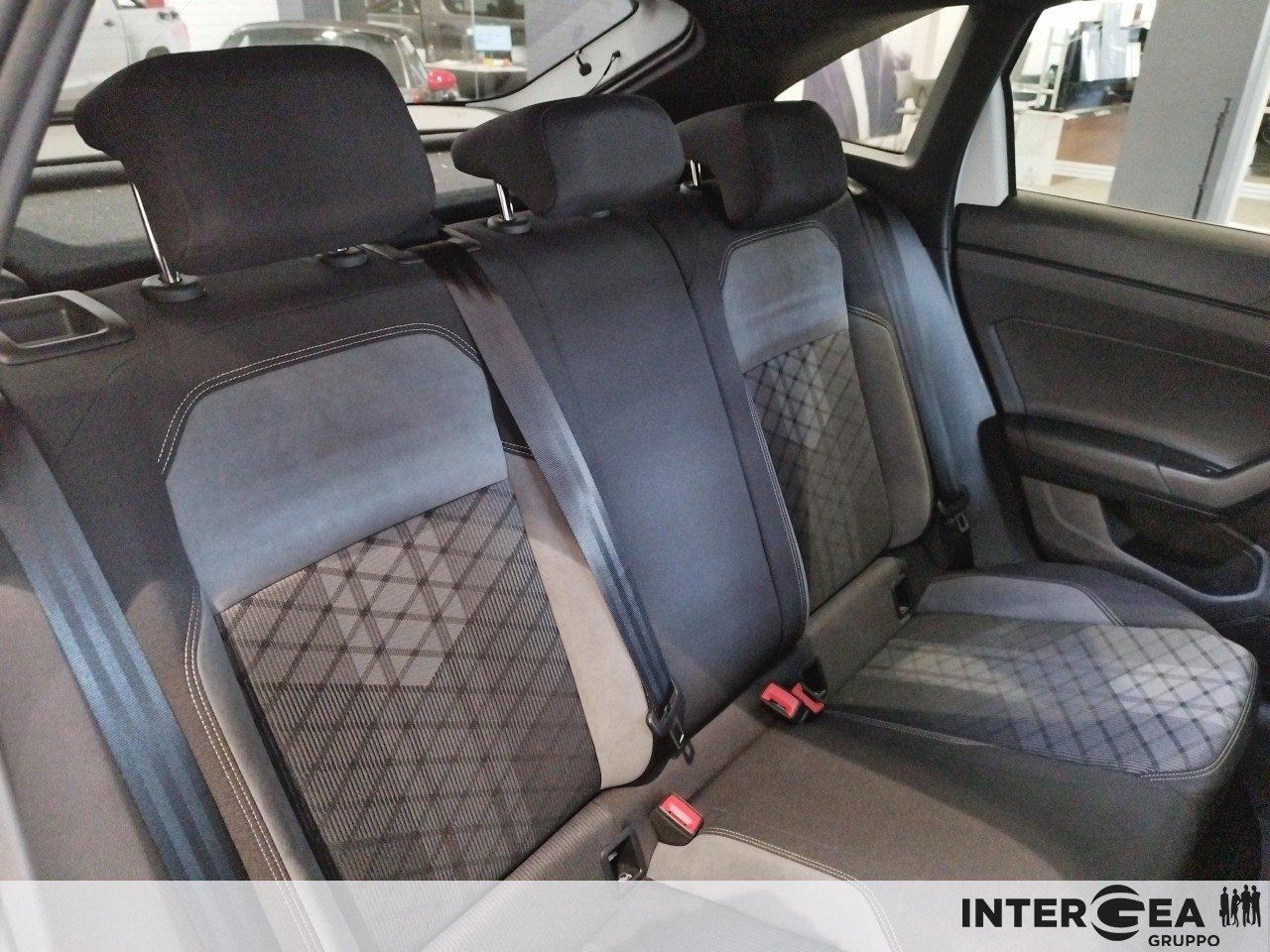 VOLKSWAGEN Taigo 1.0 tsi R-Line 110cv