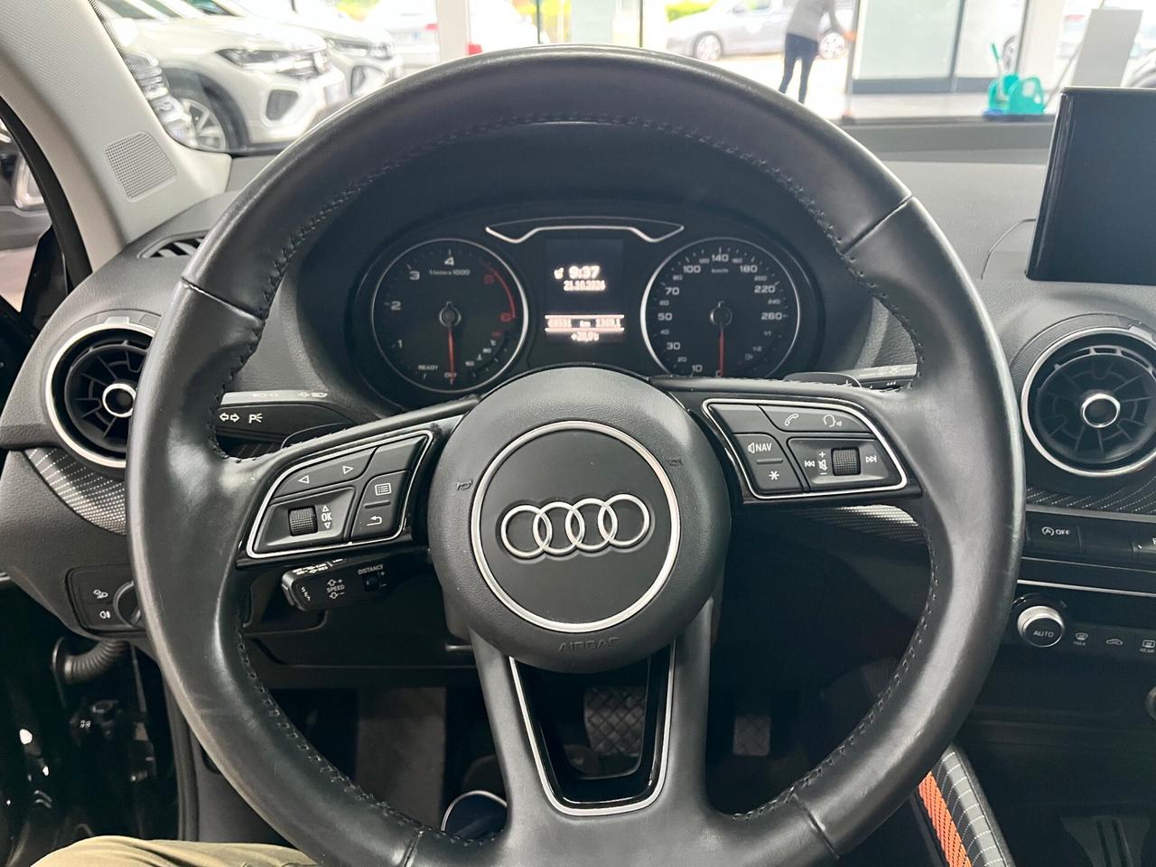 Audi Q2 30 TDI Identity Black