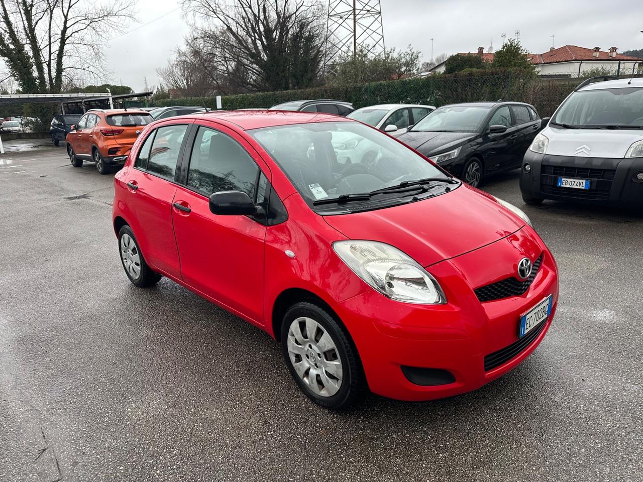 Toyota Yaris 1.0 5p. Now - 2010 - 99.000km Neop.