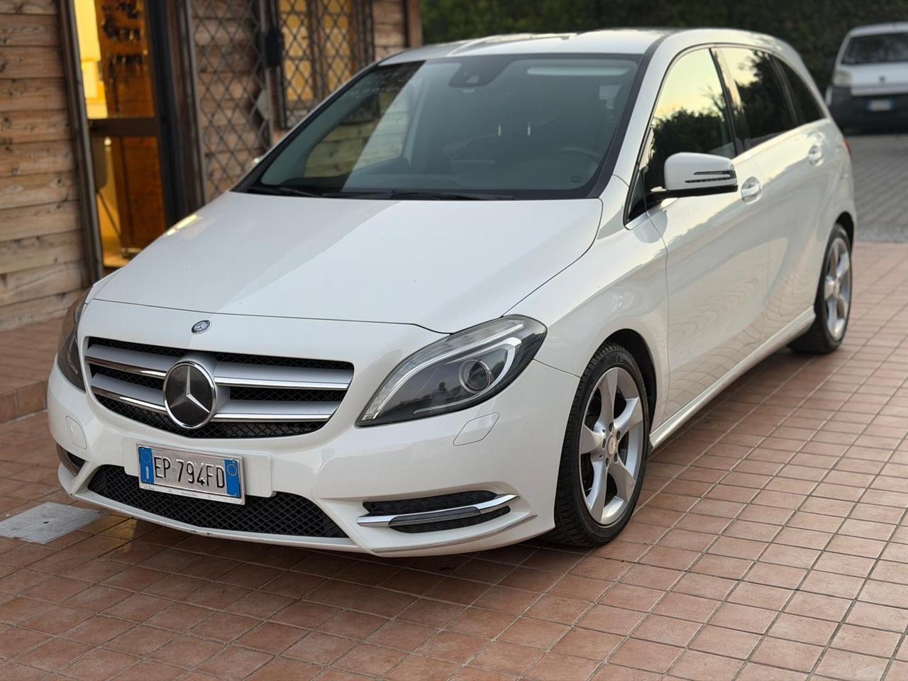 Mercedes-benz B 200 CDI BlueEFFICIENCY Executive