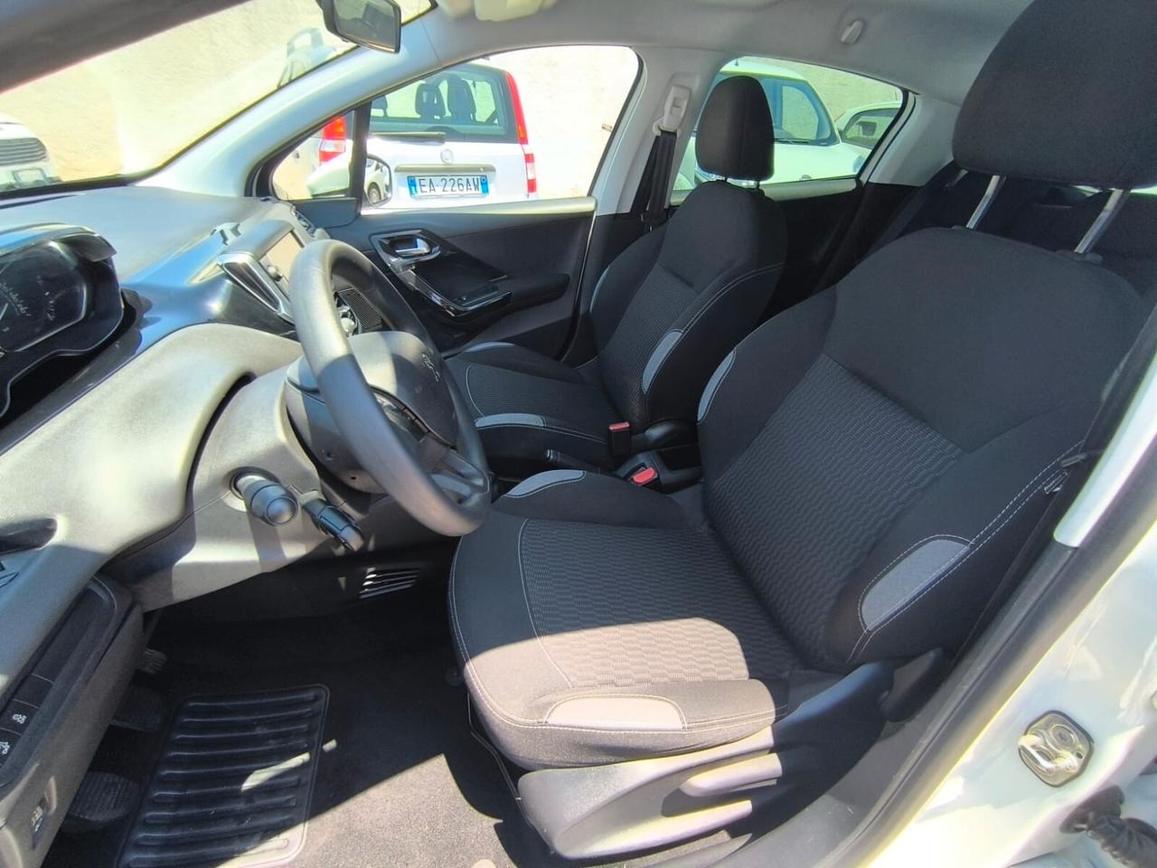 Peugeot 208 1.4 HDi 68 CV Active 2015